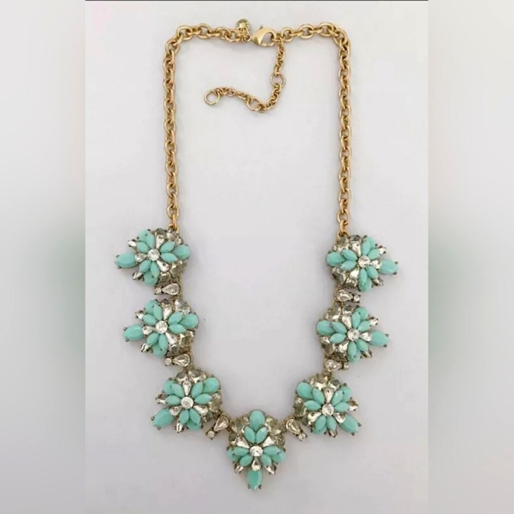 J CREW GOLD TONE MINT GREEN RESIN CUT CRYSTAL  NECKLACE NWOT